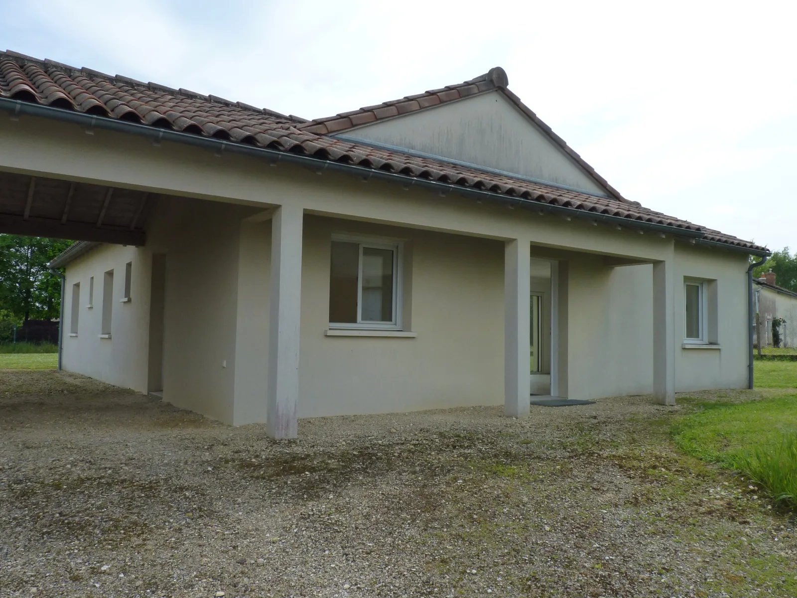Two-bedroom house — Chaveignes